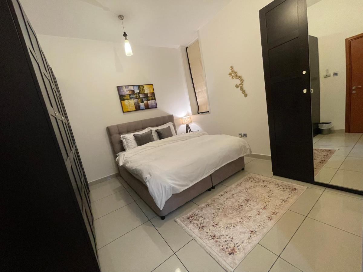 Sea View 1Br Apartment - Marina Pinnacle Dubai Dış mekan fotoğraf