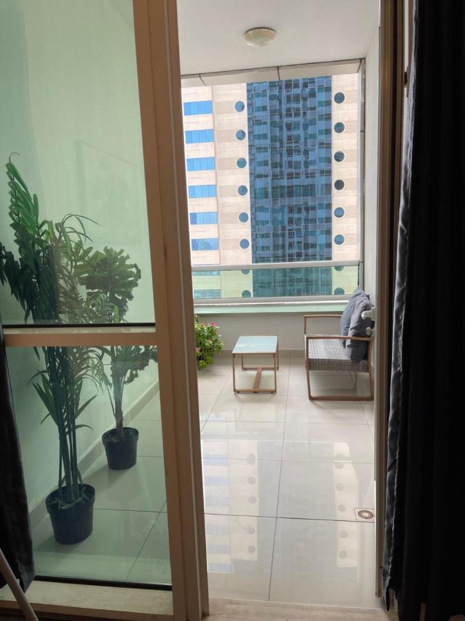 Sea View 1Br Apartment - Marina Pinnacle Dubai Dış mekan fotoğraf